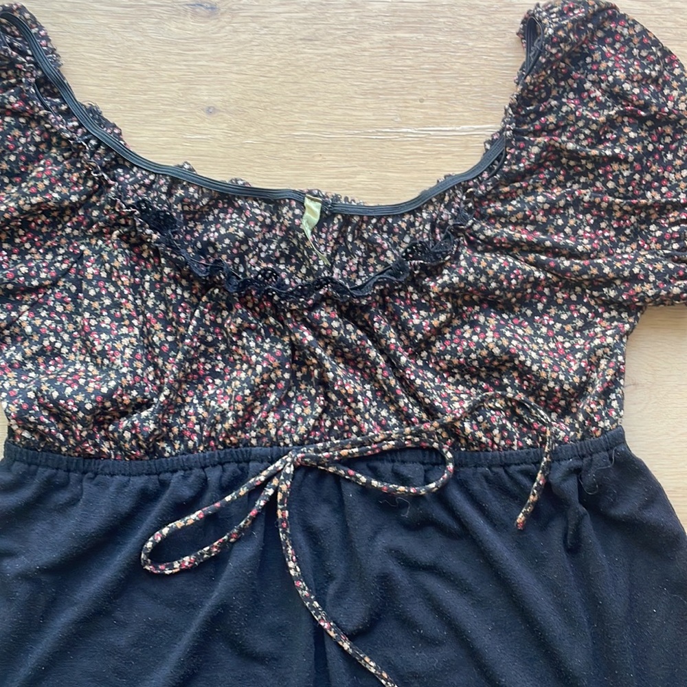 Babydoll style floral Top - Picture 3 of 3